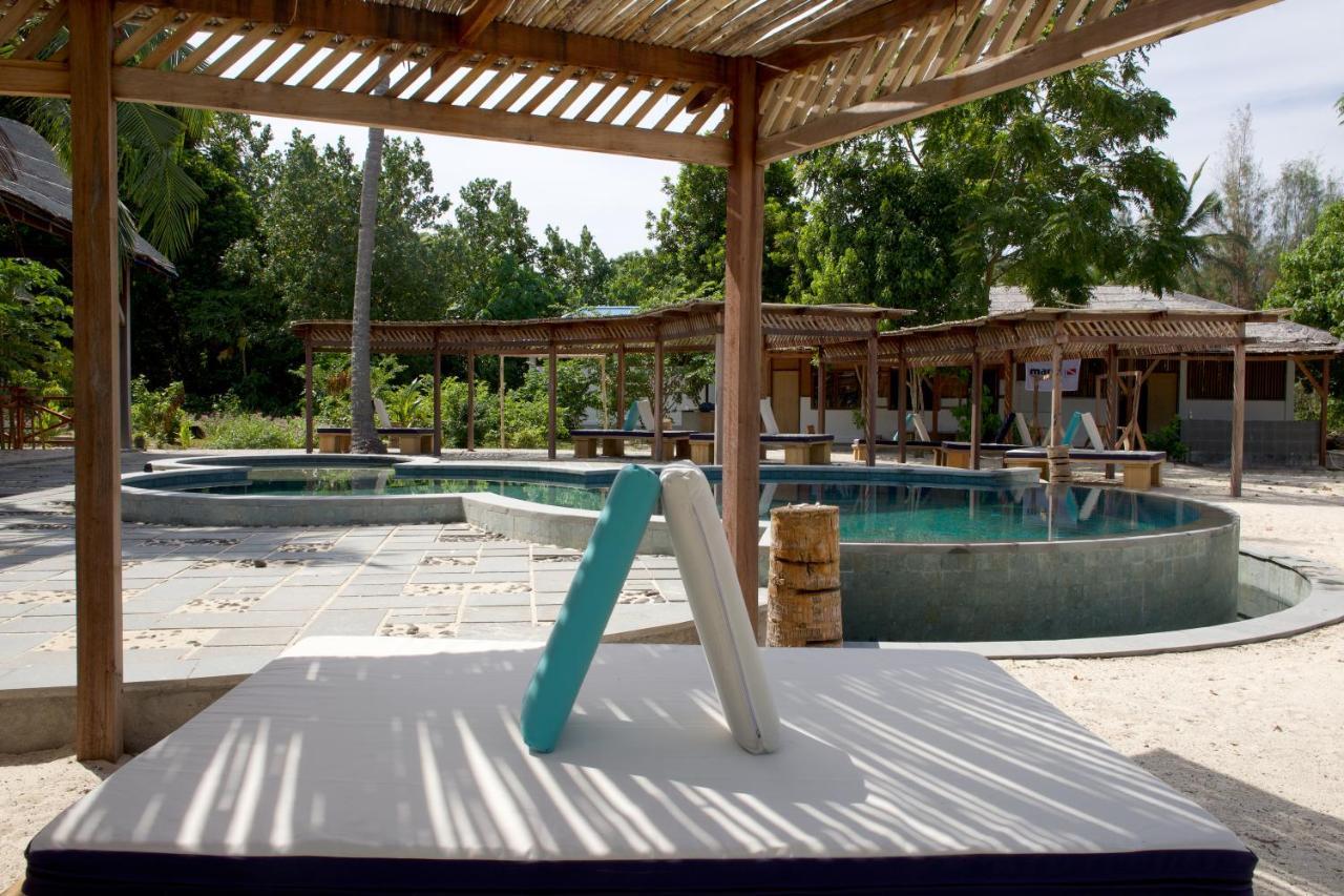 Metita Beach & Dive Resort Daruba Exterior photo
